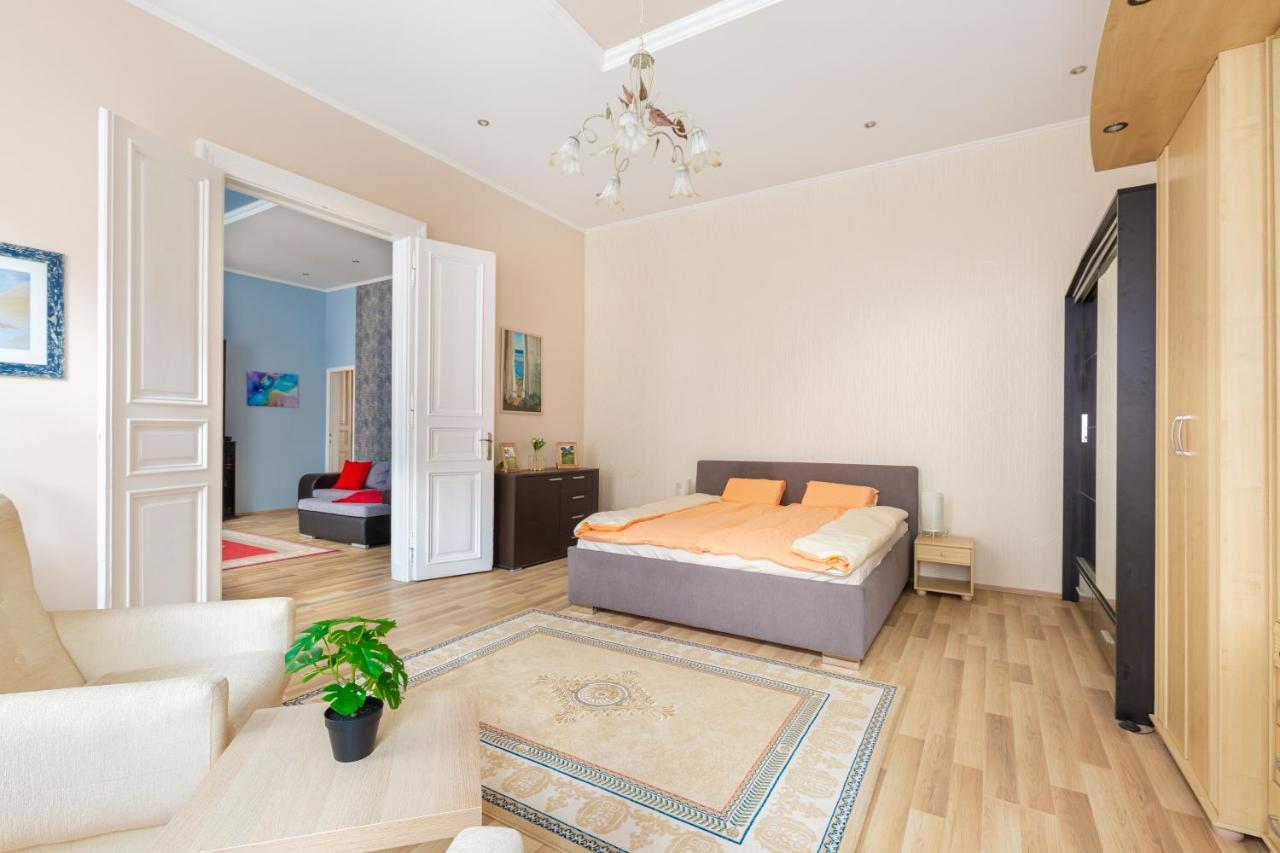 F24 Ferenc Apartment Budapest Exteriör bild
